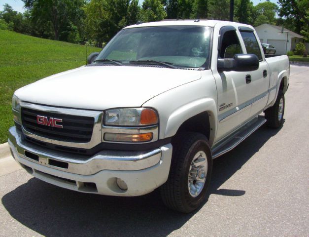 GMC Sierra 2500 2005 photo 18