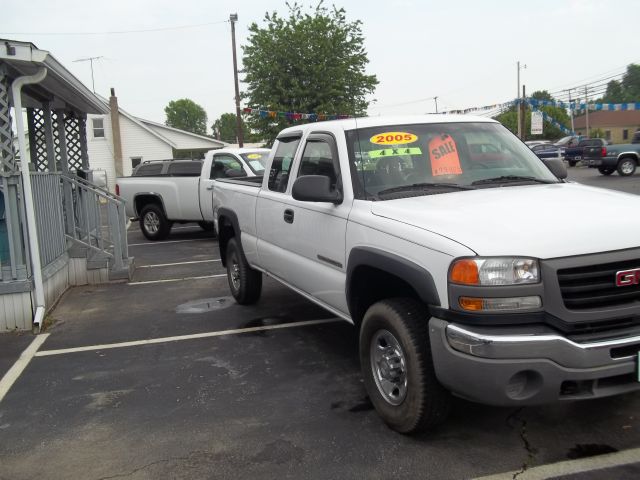 GMC Sierra 2500 2005 photo 1