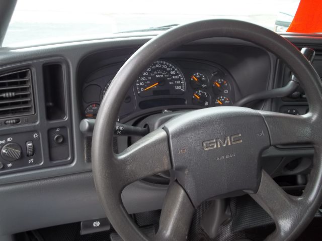 GMC Sierra 2500 2005 photo 11