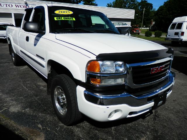 GMC Sierra 2500 2005 photo 8