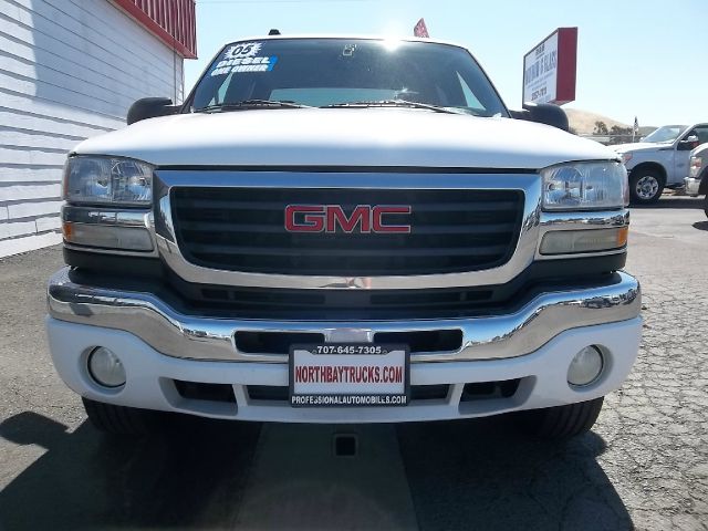 GMC Sierra 2500 2005 photo 12