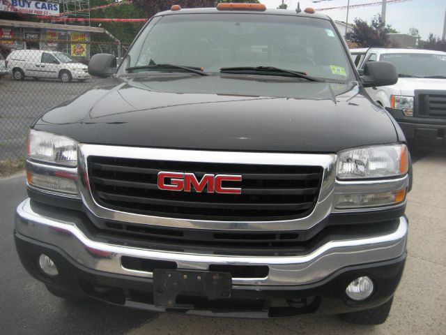 GMC Sierra 2500 2006 photo 2