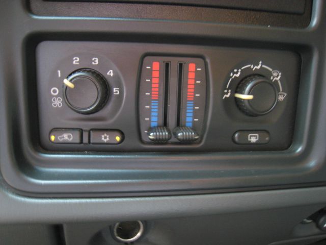 GMC Sierra 2500 2006 photo 18