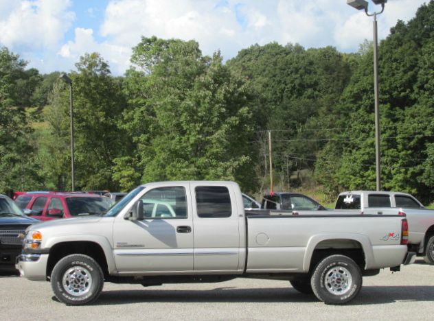 GMC Sierra 2500 2006 photo 2