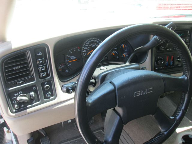 GMC Sierra 2500 2006 photo 2