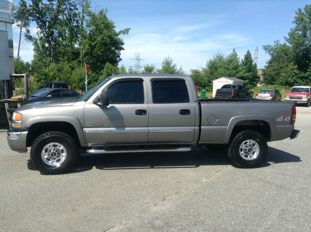 GMC Sierra 2500 2006 photo 2