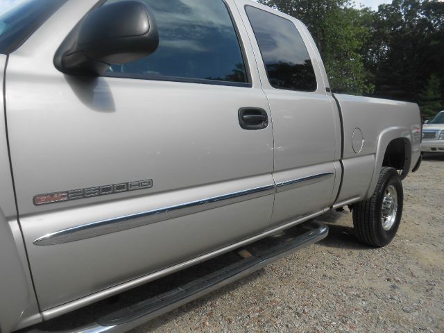 GMC Sierra 2500 2006 photo 2