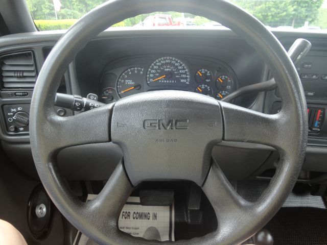 GMC Sierra 2500 2006 photo 14