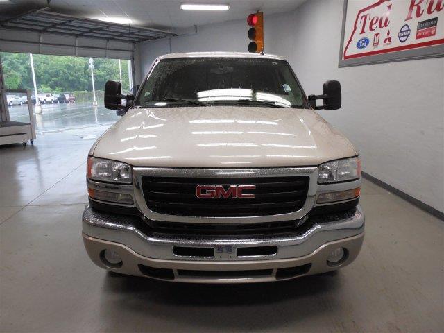 GMC Sierra 2500 2006 photo 2