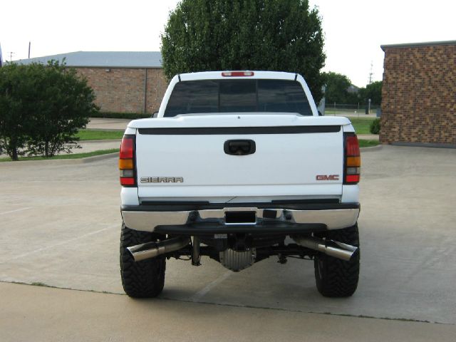 GMC Sierra 2500 2006 photo 19