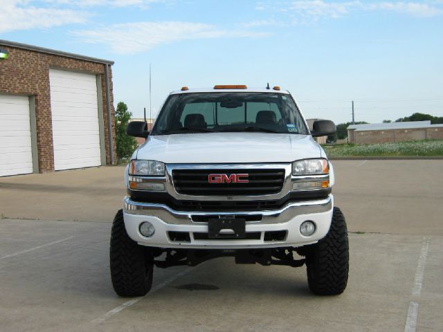 GMC Sierra 2500 2006 photo 21