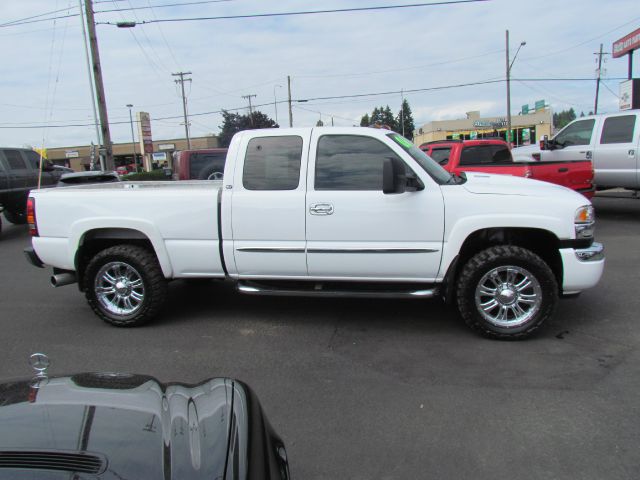 GMC Sierra 2500 4WD Supercab 133 SVT Raptor Pickup Truck