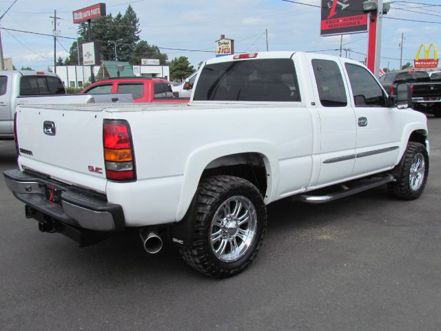 GMC Sierra 2500 2006 photo 1