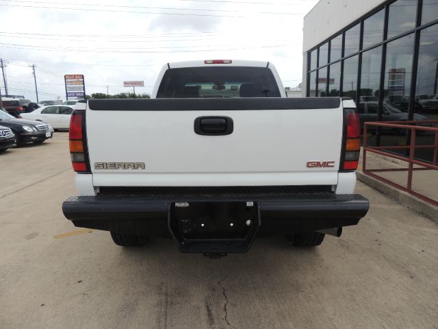 GMC Sierra 2500 2006 photo 2