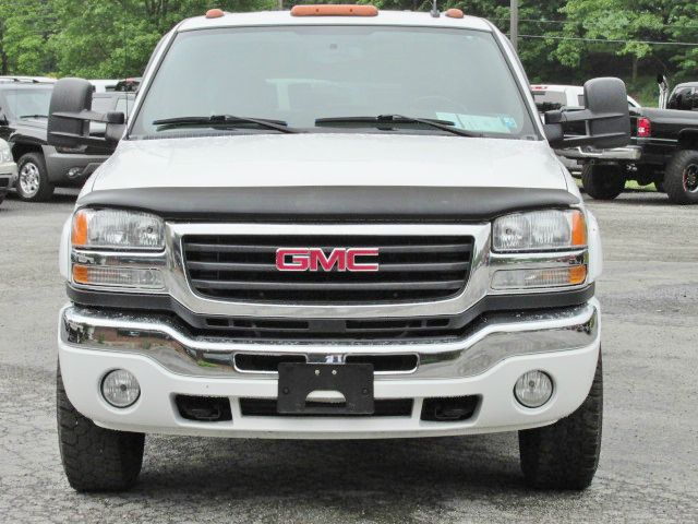 GMC Sierra 2500 2006 photo 13