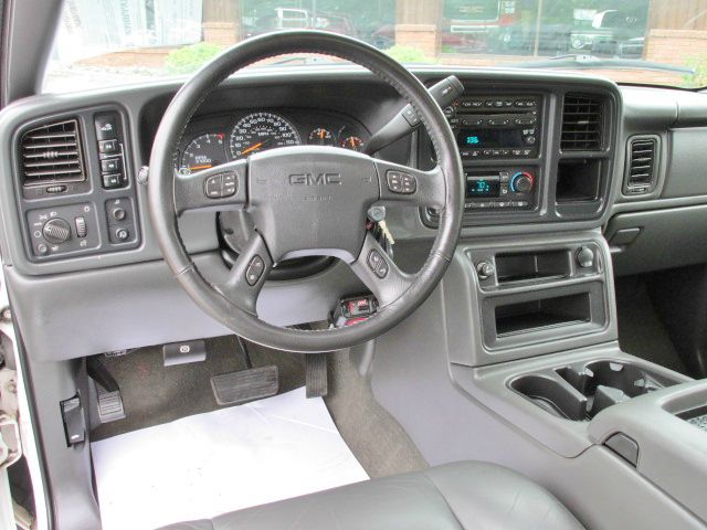 GMC Sierra 2500 2006 photo 9