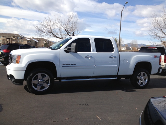 GMC Sierra 2500 2011 photo 1