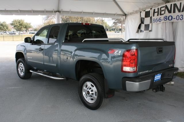 GMC Sierra 2500 2011 photo 2