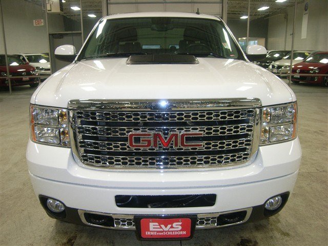 GMC Sierra 2500 2011 photo 1