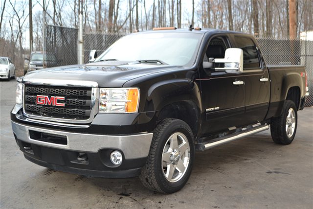 GMC Sierra 2500 2011 photo 2