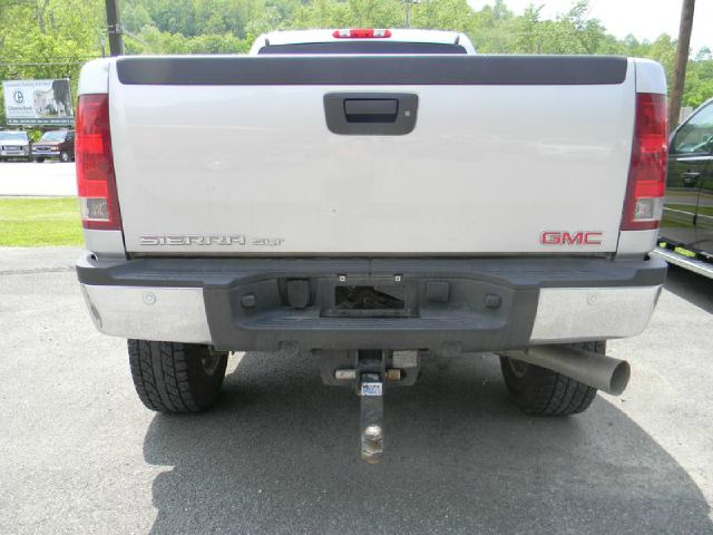 GMC Sierra 2500 2011 photo 1