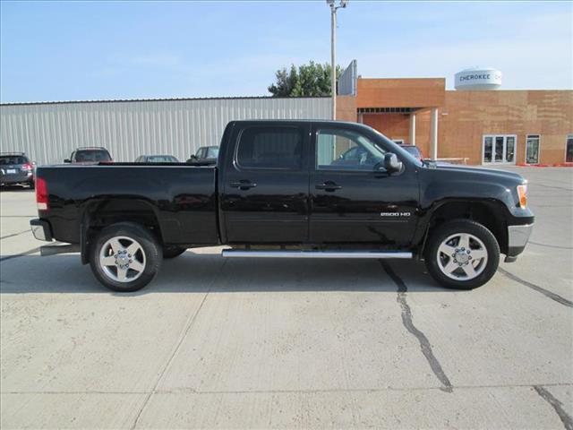 GMC Sierra 2500 2011 photo 2