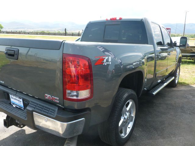 GMC Sierra 2500 2011 photo 2