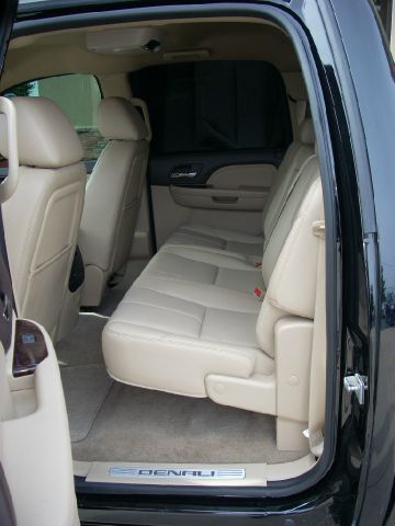 GMC Sierra 2500 2011 photo 2