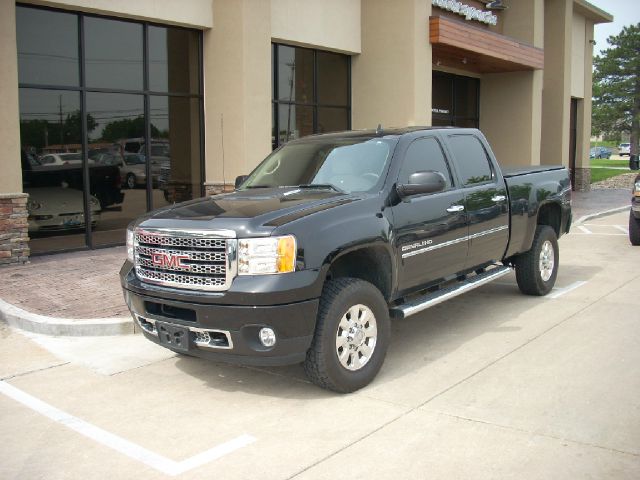 GMC Sierra 2500 2011 photo 8