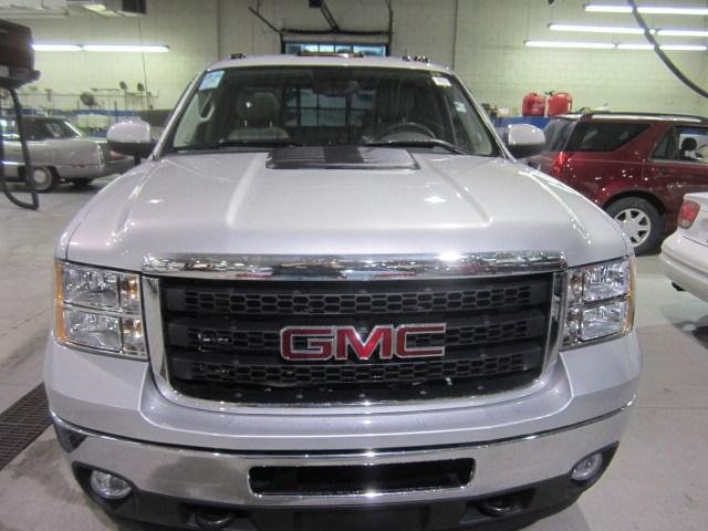 GMC Sierra 2500 2011 photo 2