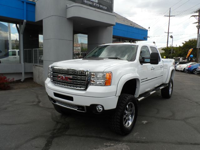 GMC Sierra 2500 2011 photo 3