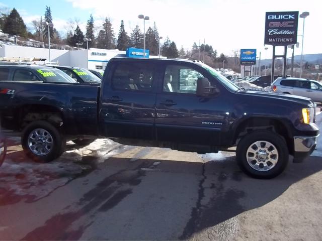 GMC Sierra 2500 2011 photo 2