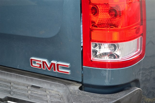 GMC Sierra 2500 2011 photo 1