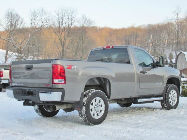 GMC Sierra 2500 2012 photo 2