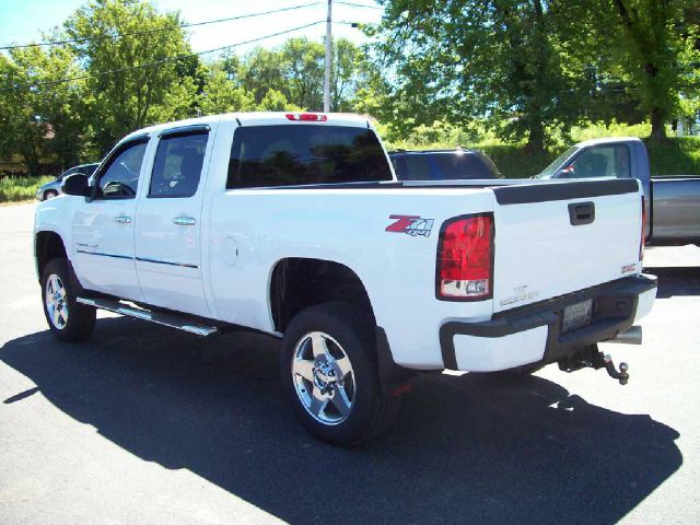 GMC Sierra 2500 2013 photo 2