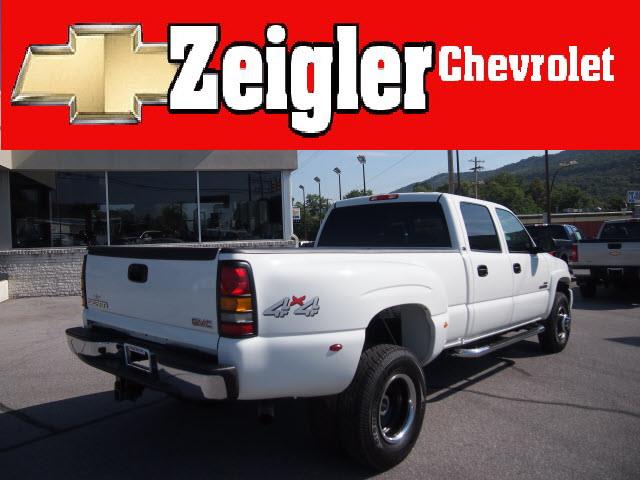 GMC Sierra 3500 2004 photo 2