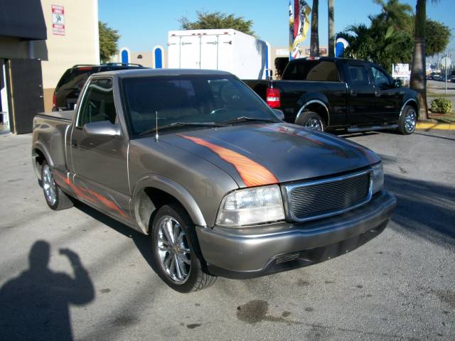 GMC Sonoma 1998 photo 2