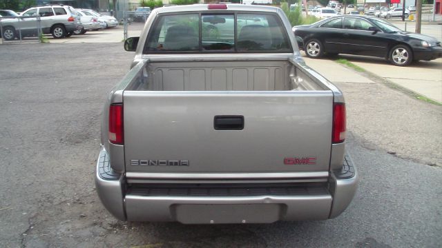 GMC Sonoma LS 1500 4WD Pickup Truck