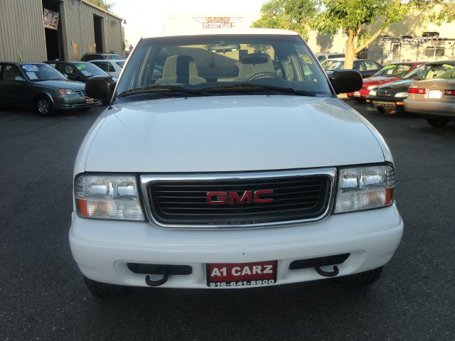 GMC Sonoma SLE Sierra 2WD Pickup Truck