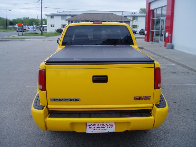 GMC Sonoma 2002 photo 1