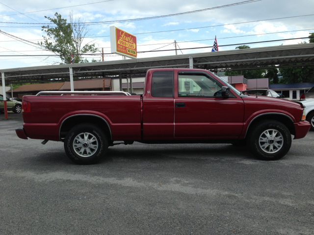 GMC Sonoma SLE Sierra 2WD Pickup Truck