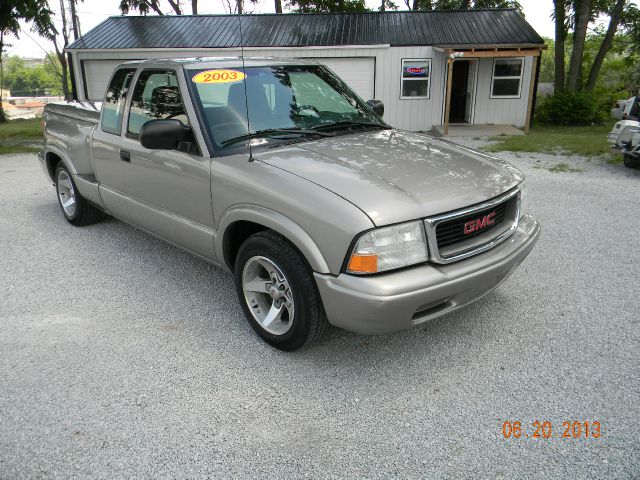 GMC Sonoma 2003 photo 1