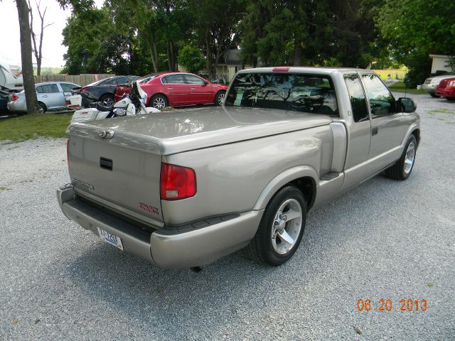 GMC Sonoma 2003 photo 2