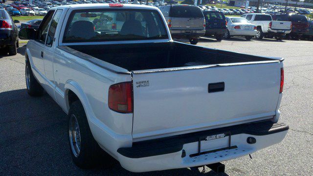 GMC Sonoma 6 Speed Quattro Pickup Truck