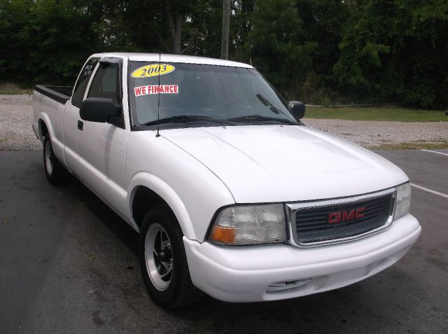 GMC Sonoma 2003 photo 1