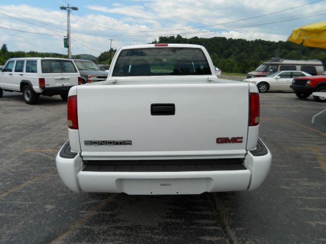 GMC Sonoma 2003 photo 12