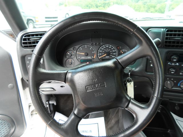 GMC Sonoma 2003 photo 9