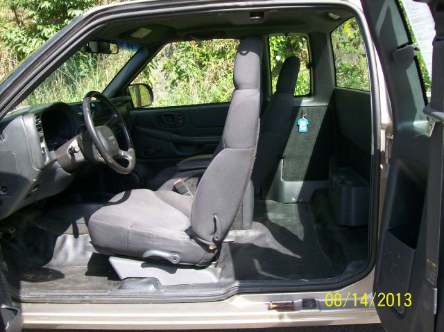 GMC Sonoma 2003 photo 2