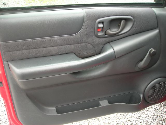 GMC Sonoma 2003 photo 2