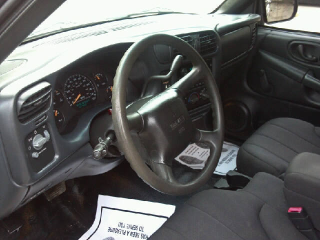 GMC Sonoma 2003 photo 2